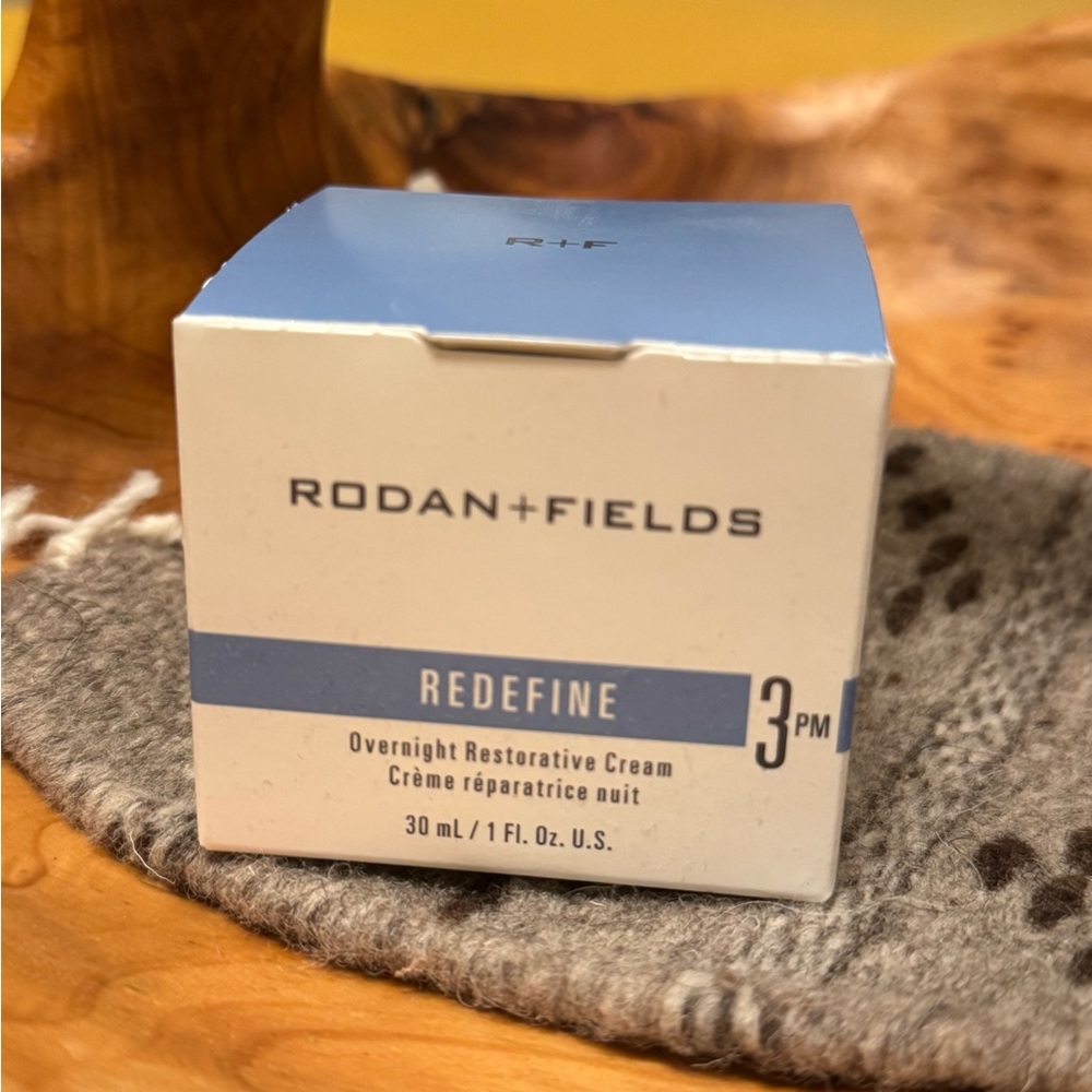 Rodan + Fields Redefine PM Restorative Night Treatment - Blue & White Box